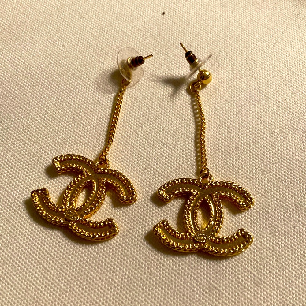 Chanel logo drop earrings gold